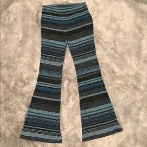 .Girls knit flare pants Large